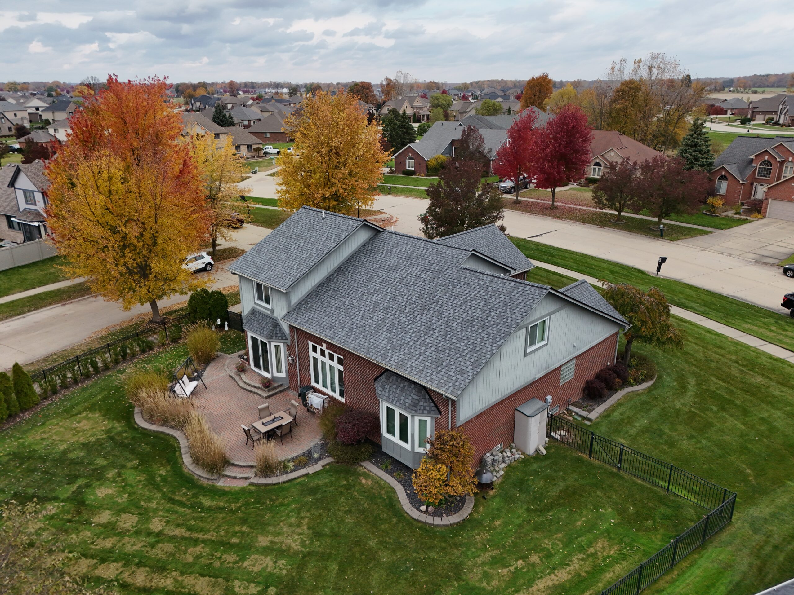 Residential roof replacement project in Metro Detroit, MI — Roofcom (#31)