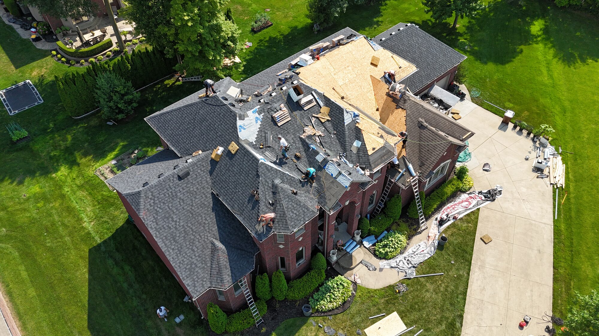 Residential roof replacement project in Metro Detroit, MI — Roofcom (#37)
